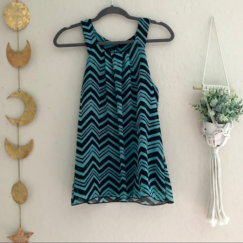 Chevron pattern blouse🦋